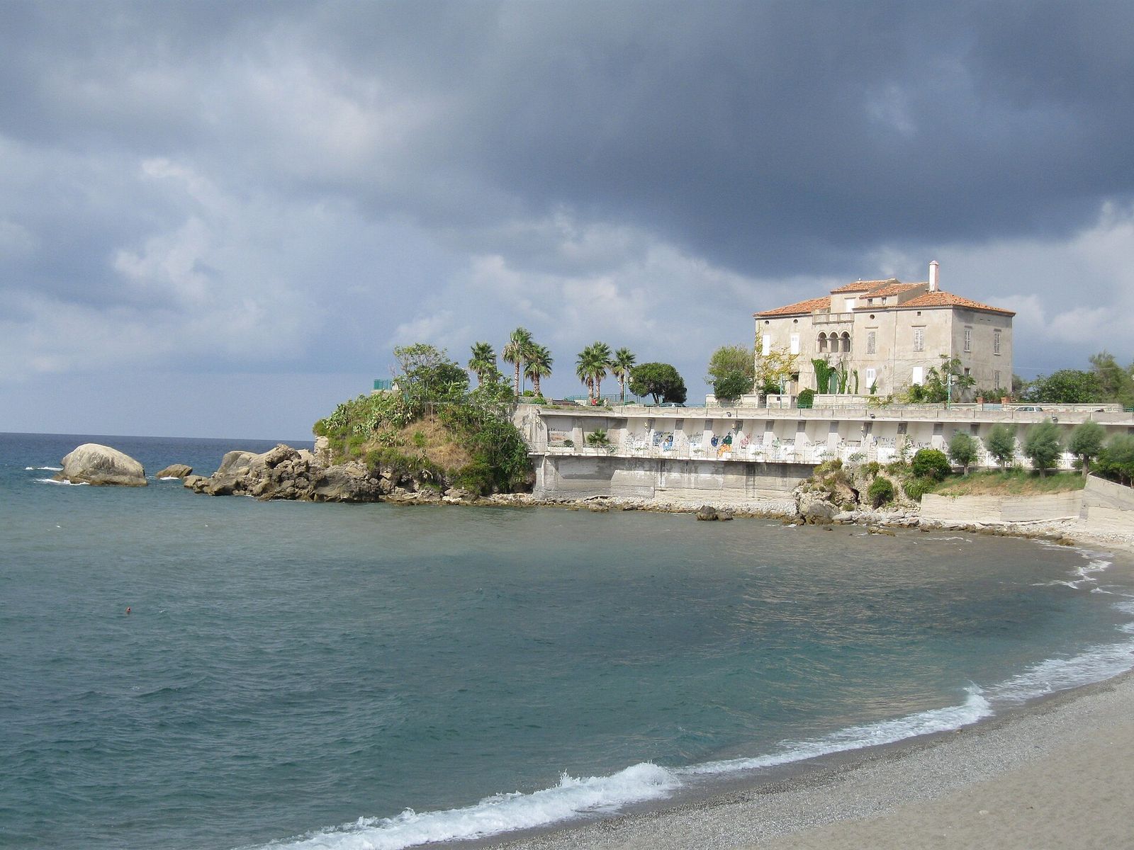 Affittacamere Gess — Camere con bagno privato a Montalto Uffugo (CS),  (Calabria)