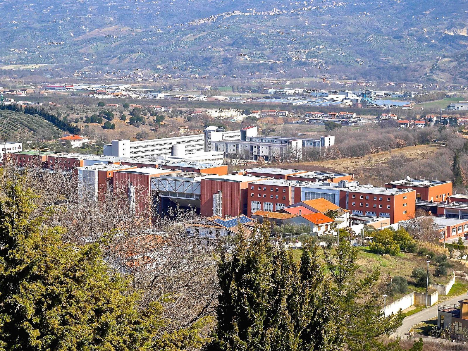 Vista del campus dell'Università della Calabria e della valle
